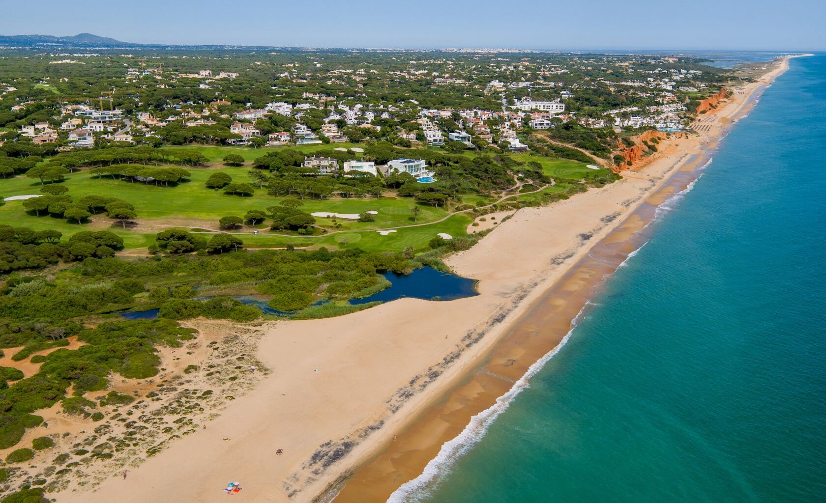 "Algarvians deserve an economy less dependent on seasonality"
