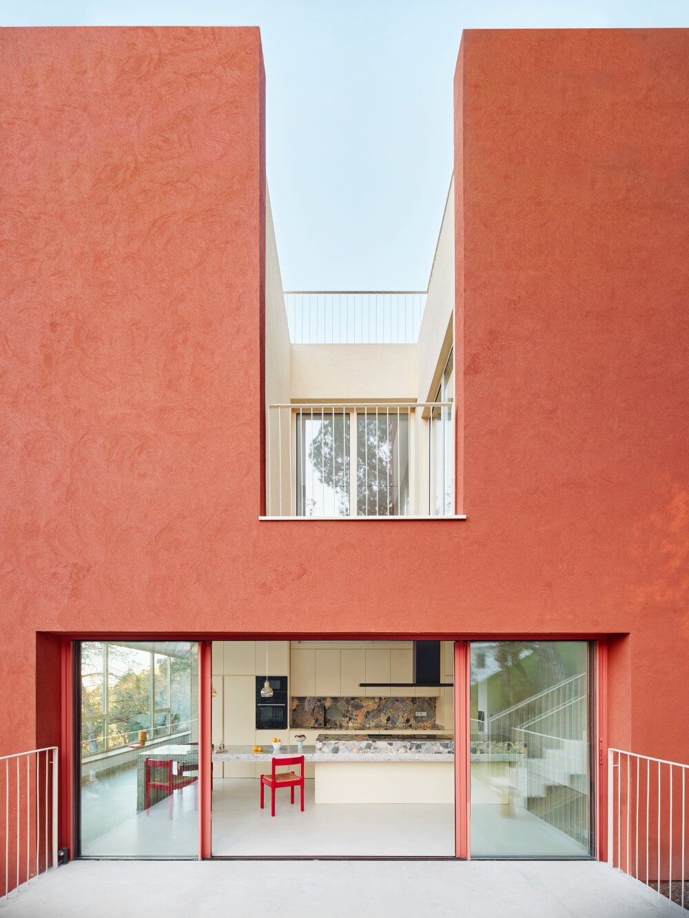 raúl sánchez' casa magarola rests above steep, sloping terrain in spain