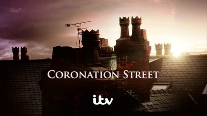 Huge Corrie star shrugs off marriage crisis to land new contract and 'big storylines' amid cast exodus