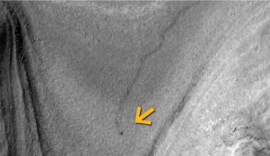 NASA Reveals First-of-Its-Kind Image of Mars Rover Seen From Space : ScienceAlert