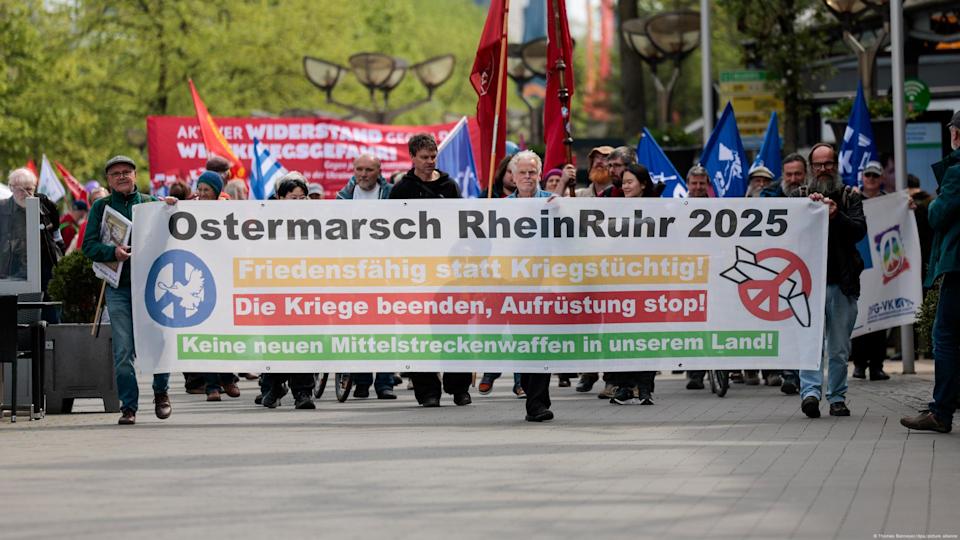 The march from Duisburg is to continue until Easter Monday<span class="copyright">Thomas Banneyer/dpa/picture alliance</span>