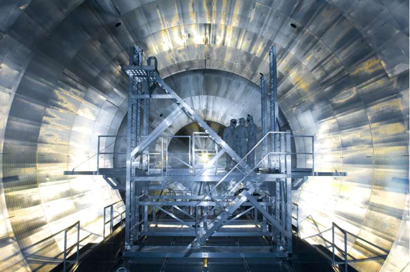 Experiment shrinks weight limit of mysterious 'ghost particle'