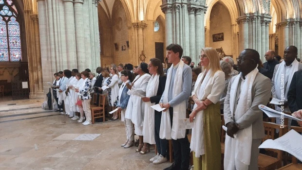 Social media and personal research driving France’s record baptism boom, survey reveals