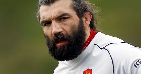 France's Chabal doesn't have memories of career due to concussion