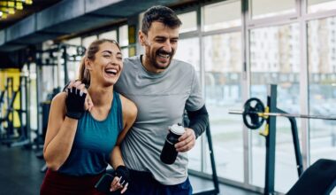 5 things you and your husband must do differently in the gym, according to your physiological differences