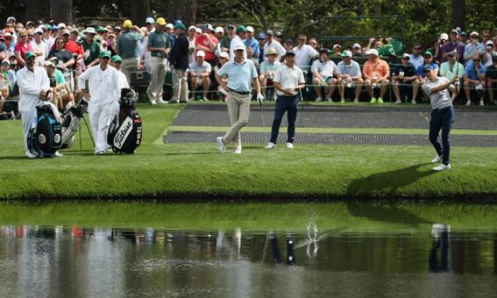 Masters 2018: Watch Jordan Spieth defy physics with incredible shot which skims off water