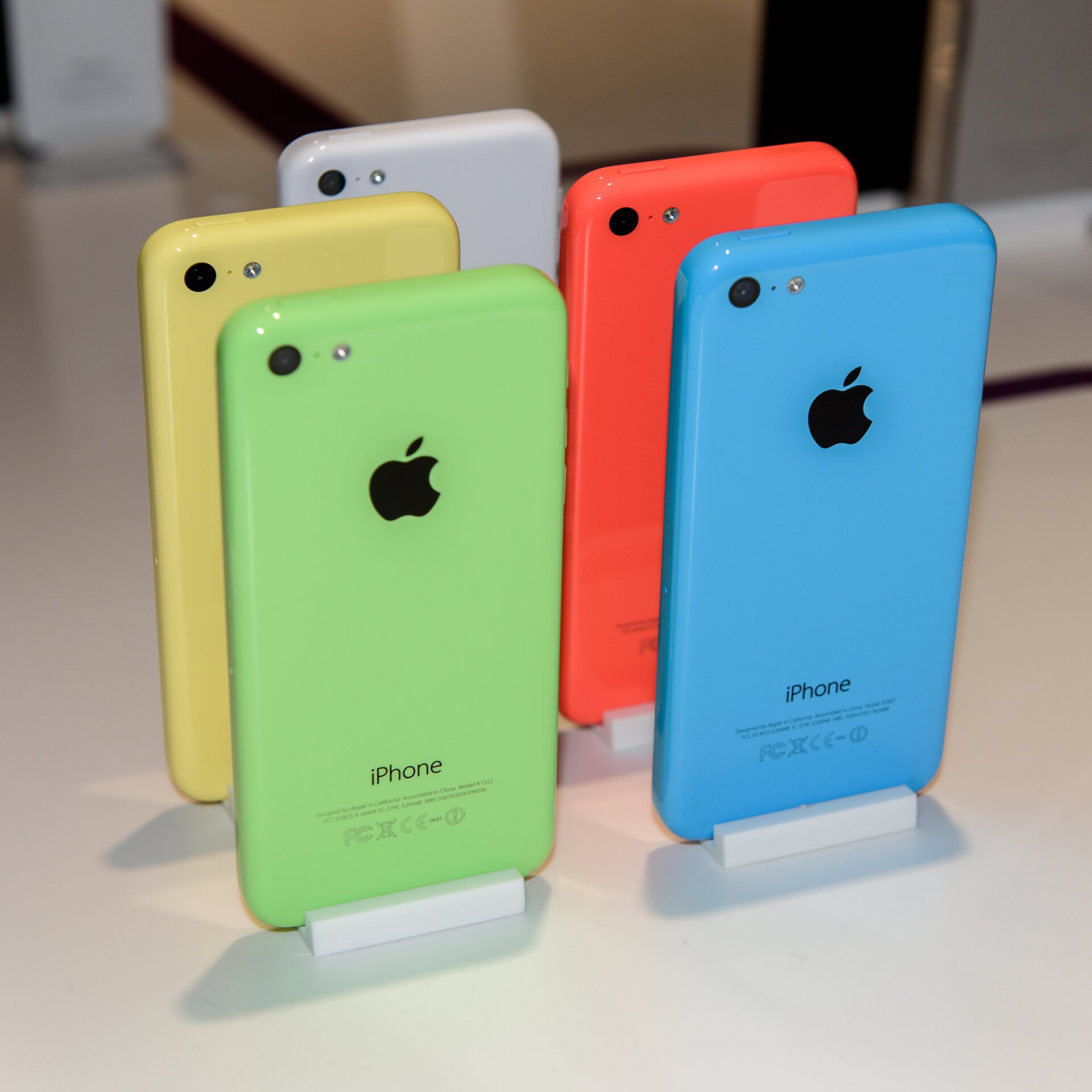Apple iPhone 5C in five fun and vibrant colors