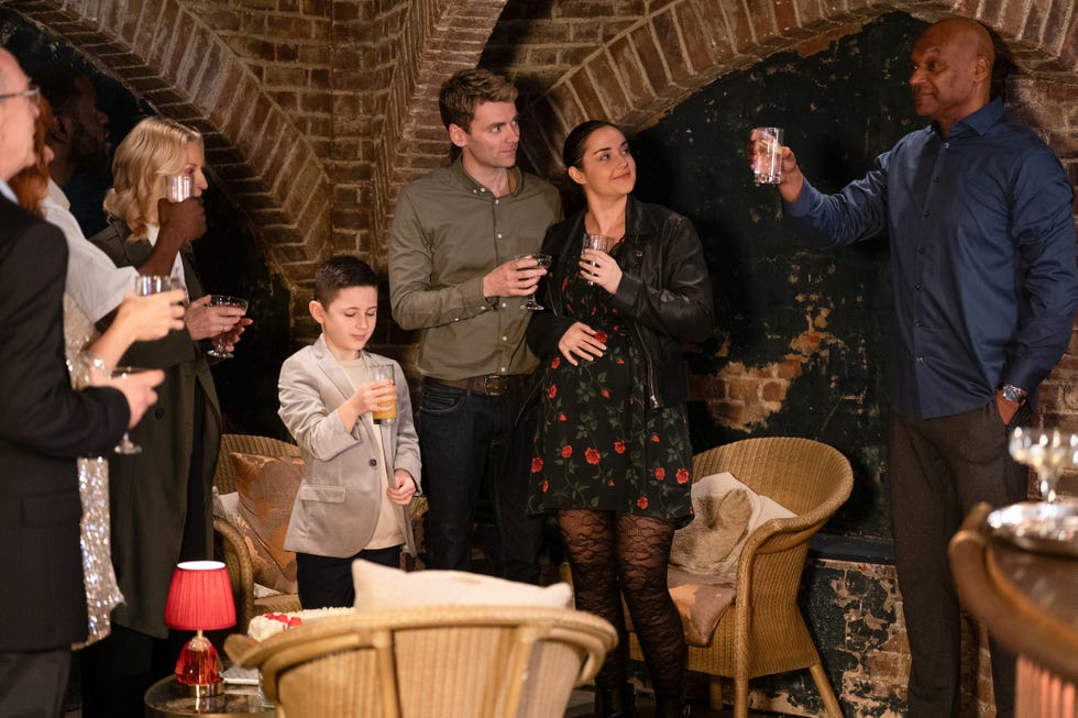 ian beale, elaine knight, kathy beale, louie beale, peter beale, lauren branning, george knight, eastenders