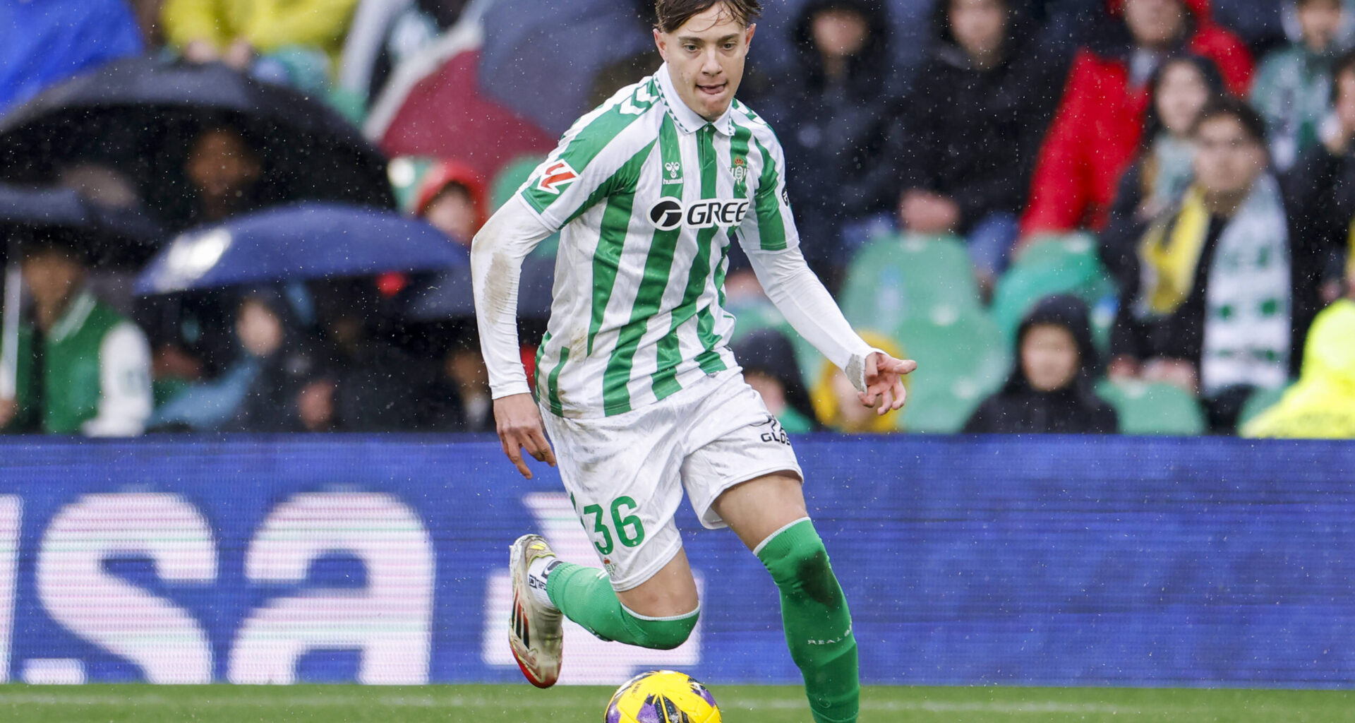 Liverpool monitoring young attacker also wanted by Arsenal and Chelsea
