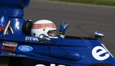 Michael Schumacher signs helmet to be auctioned for Jackie Stewart's charity - Motorsport.com