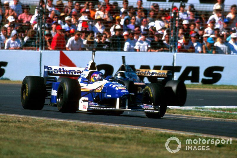 Jacques Villeneuve,  Williams FW18 Renault leads  Damon Hill, Williams FW18 Renault