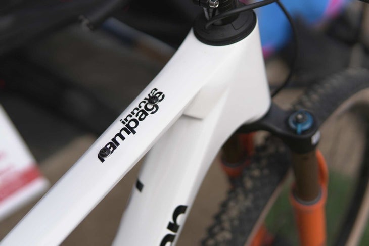 lee-cougan-gravel-bike-sea-otter-2025