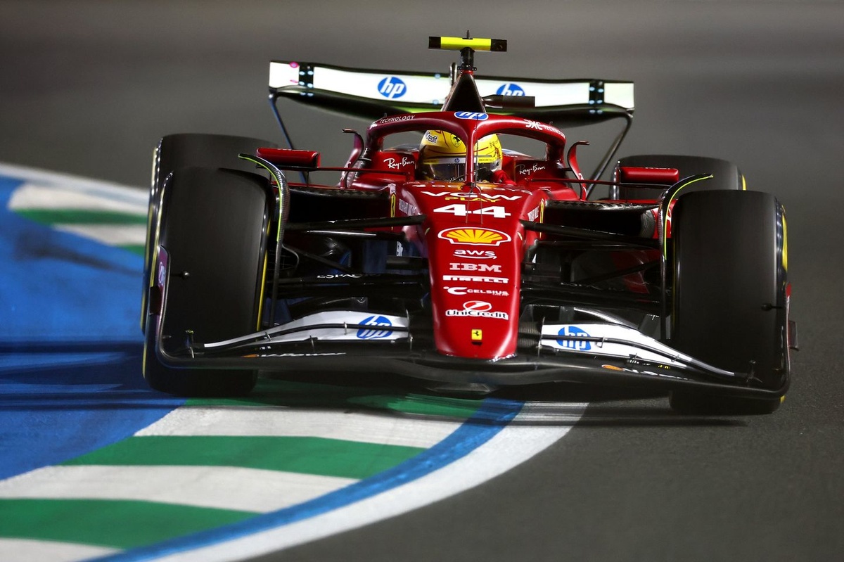 Lewis Hamilton gets no penalty for FP2 block on Alexander Albon