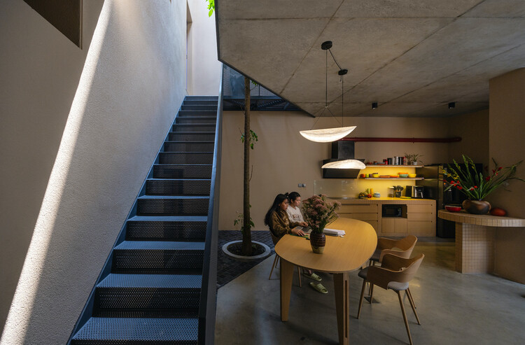 Linh Nam House / TOOB STUDIO - Interior Photography, Wood, Lighting, Chair