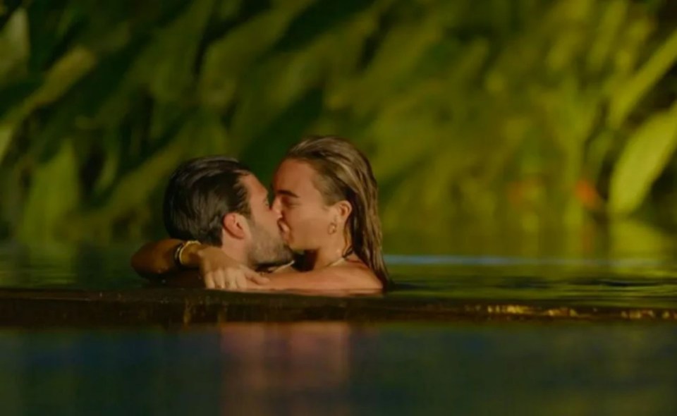 dan edgar ella rae wise<br />
kiss<br />
towie the only way is essex