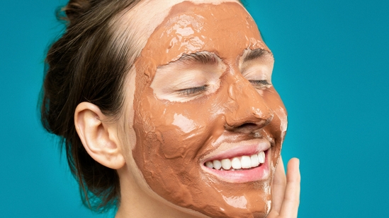 Throw out harsh skincare! These natural fixes work wonders overnight.(Image by Pexels)