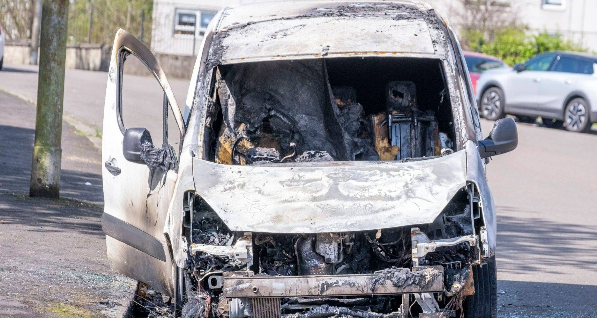 Van firebombed in crime clan's Glasgow territory as Scottish gang war 'reignites'