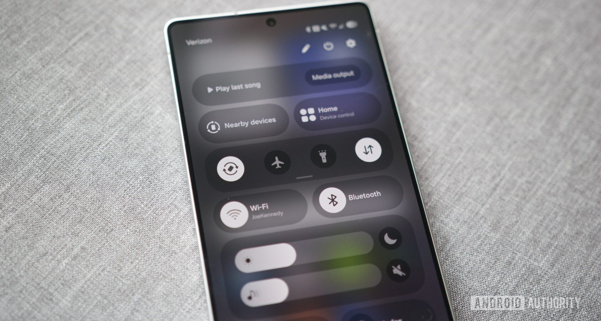 Quick Settings in One UI 7.