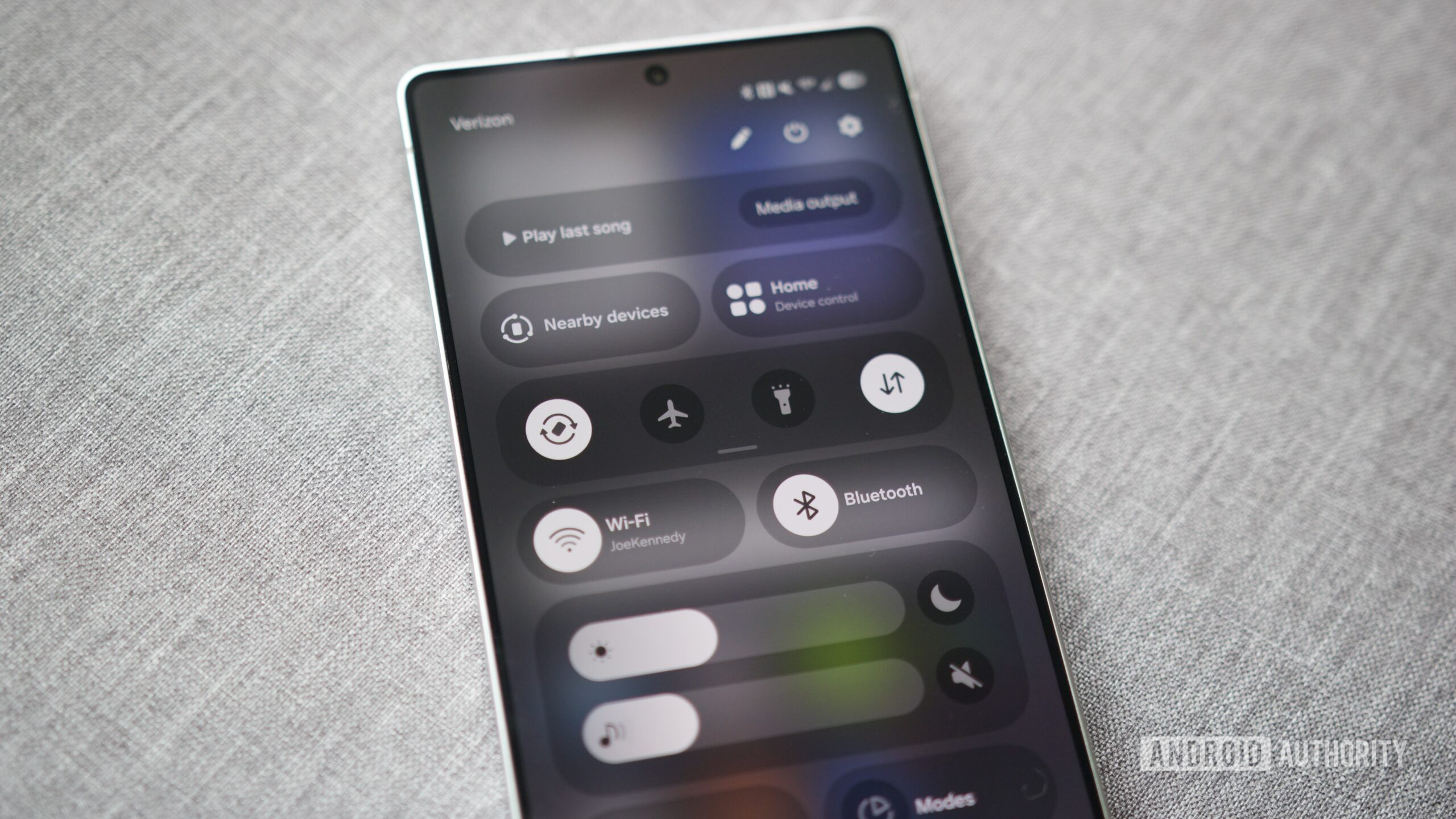 Quick Settings in One UI 7.
