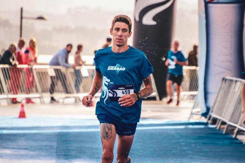 man running marathon