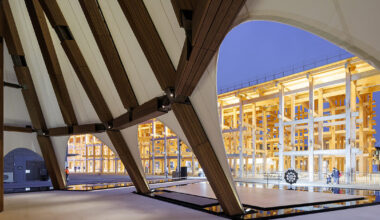 kengo kuma's qatar pavilion in osaka highlights qatari ships and japanese joinery