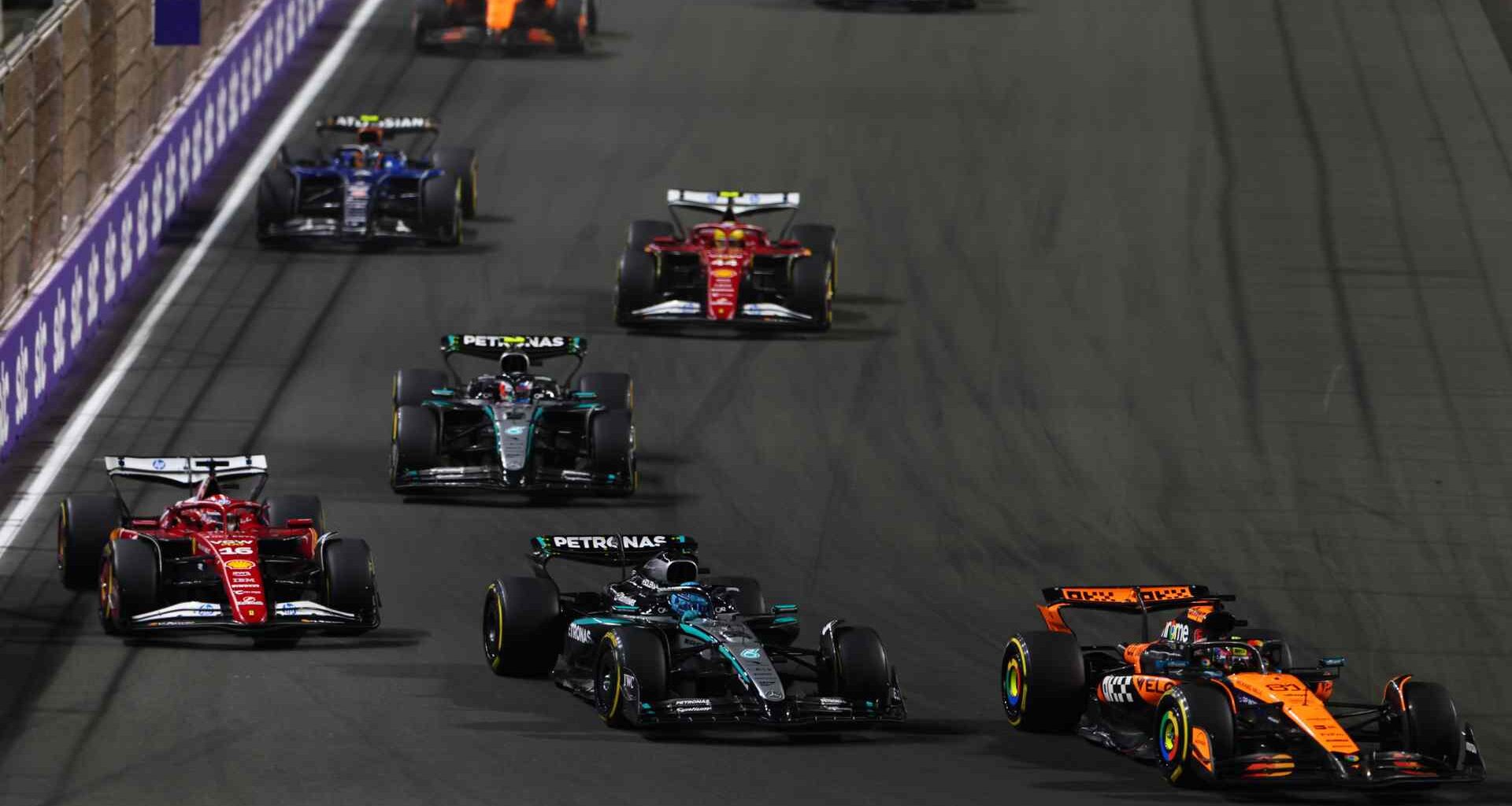 Oscar Piastri, McLaren, Jeddah Corniche Circuit, 2025