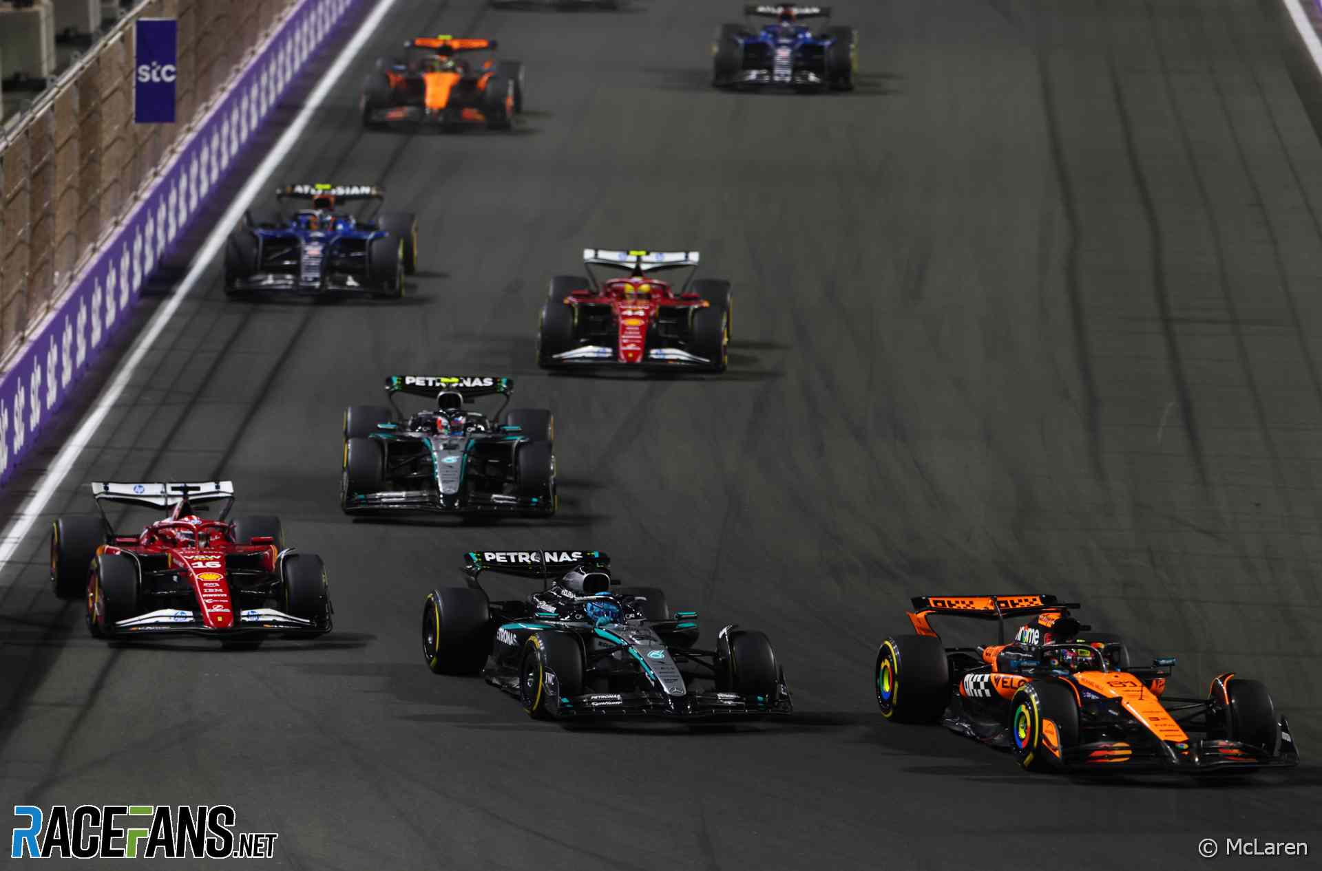 Oscar Piastri, McLaren, Jeddah Corniche Circuit, 2025