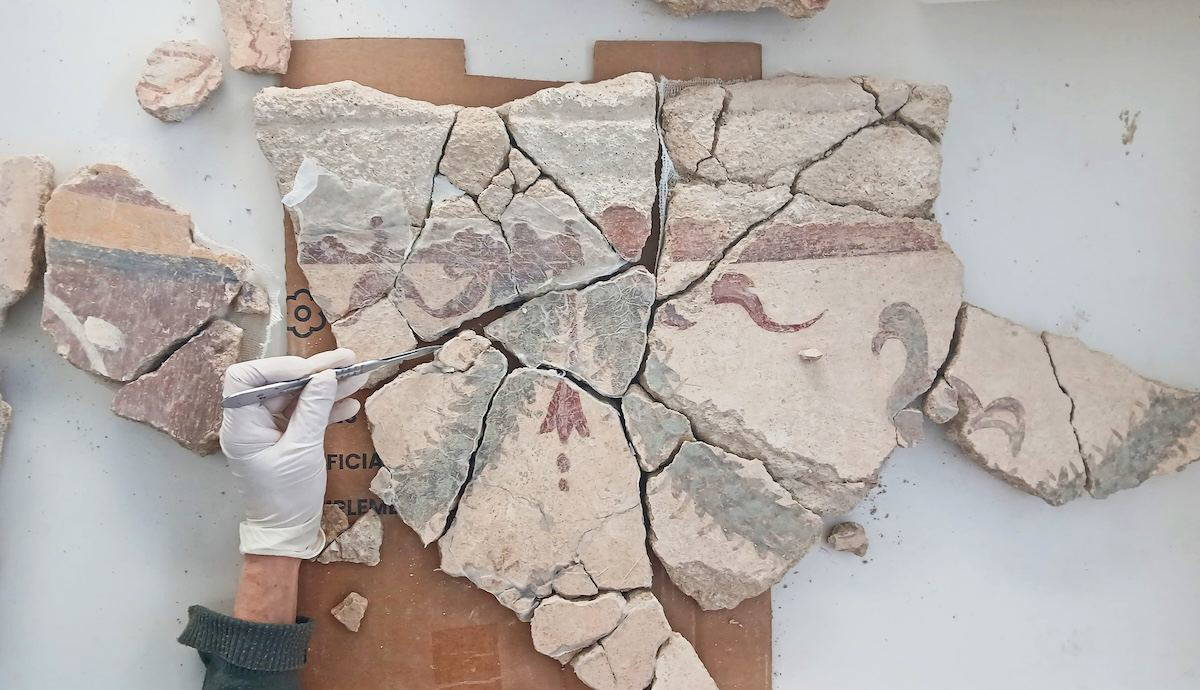 remains-roman-wall-paintings-found-spain