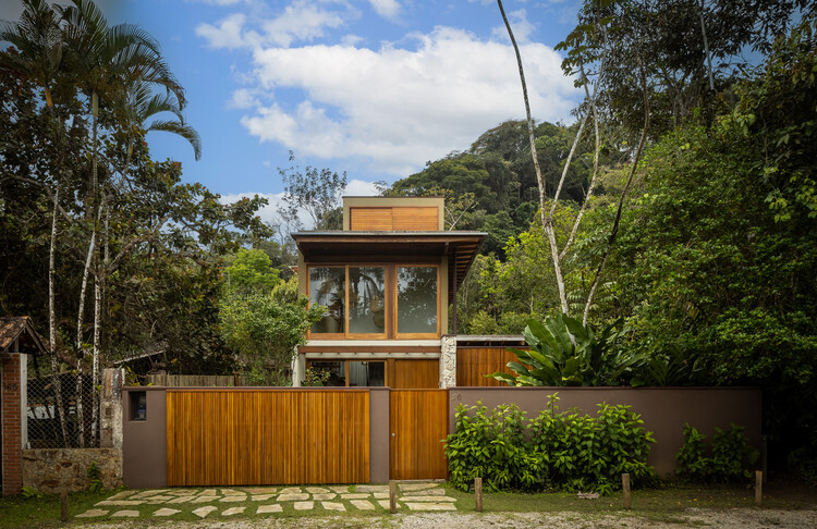 ISA Residence / Pitta Arquitetura - Image 1 of 34