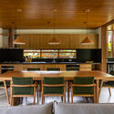 ISA Residence / Pitta Arquitetura - Interior Photography, Kitchen, Wood, Table, Countertop, Chair
