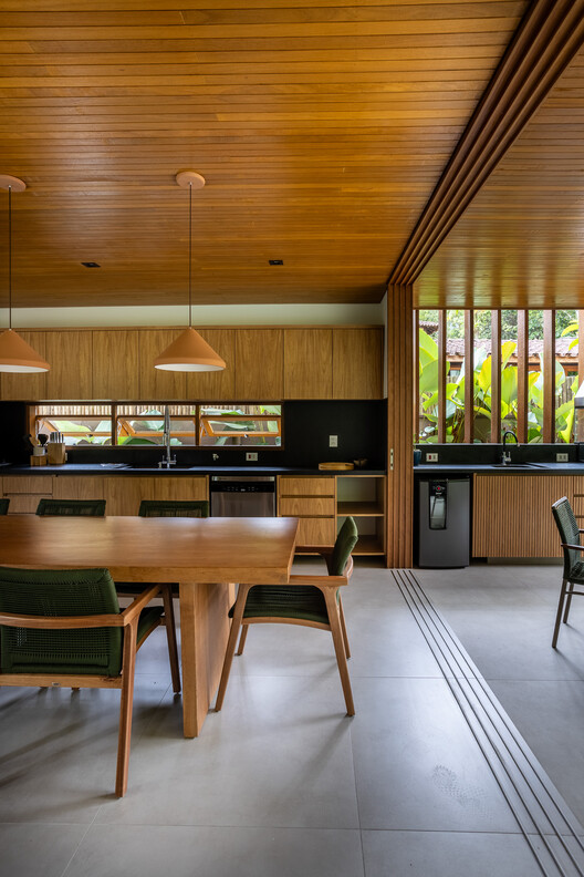 ISA Residence / Pitta Arquitetura - Interior Photography, Kitchen, Wood, Chair, Countertop
