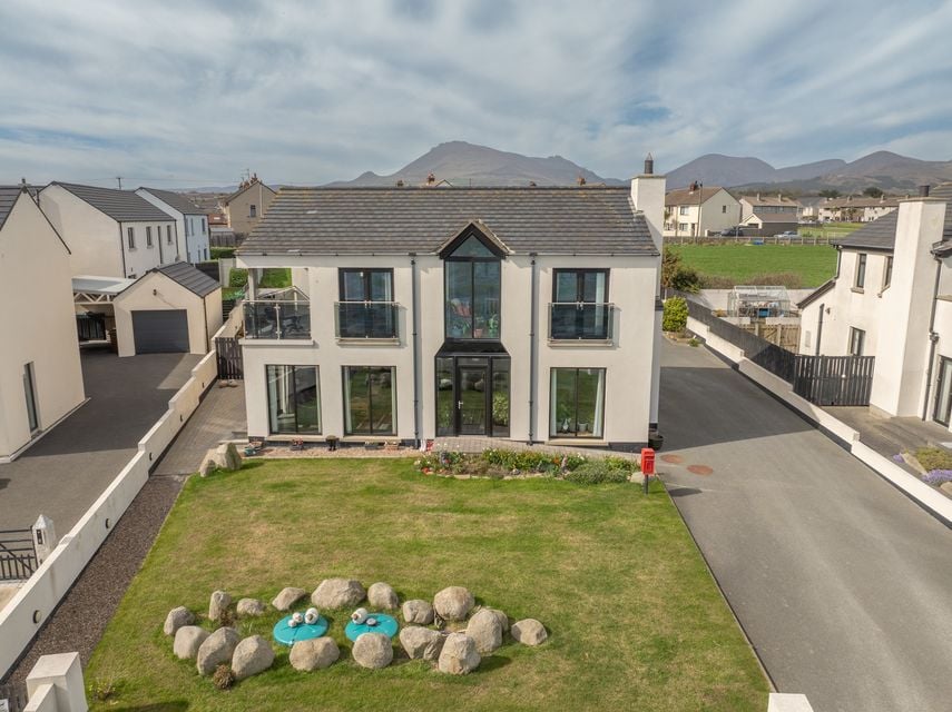 75 Glassdrumman Road, Annalong, Newry, BT34 4QJ