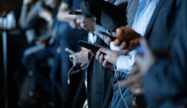 How much did the global smartphone market grow in Q1 ‘25?