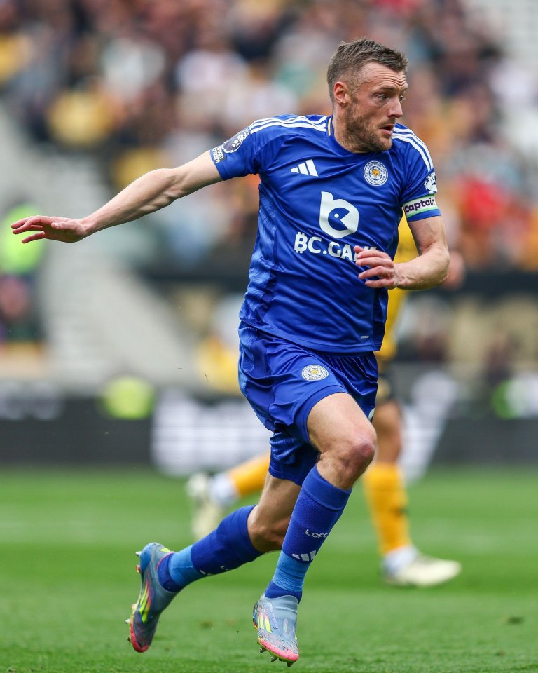 Jamie Vardy of Leicester City running during a soccer match.