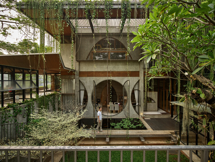 The Colonial Legacy of Concrete in the Global South - Image 1 of 8