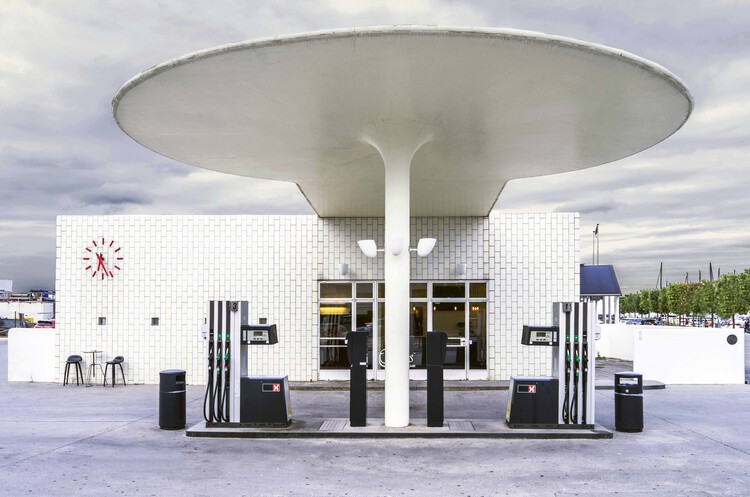 The Evolution of Gas Stations: From Roadside Stops to Architectural Landmarks - Image 1 of 46