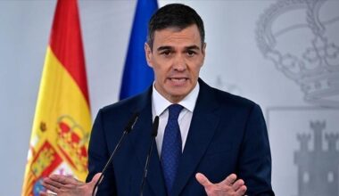 In Vietnam, Spanish premier says EU is seeking new trade partners