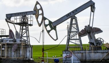 Russia faces ‘economic storm’ as oil export prices fall - TVP World