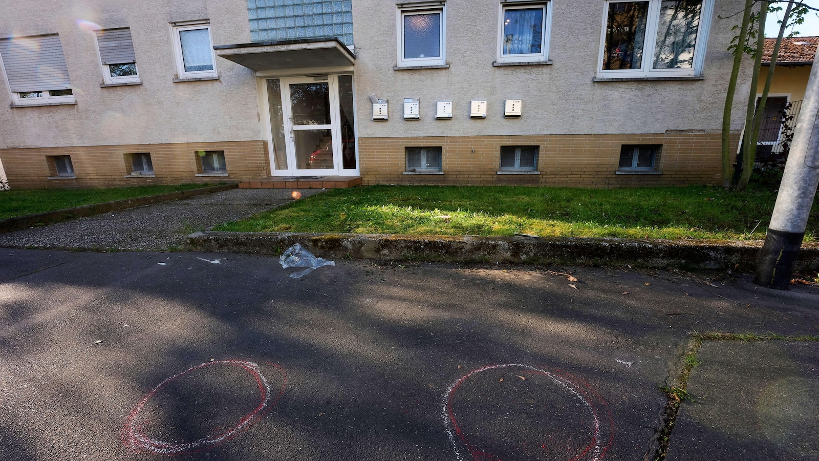 Police in Germany hunt for a suspect on the run after 2 people were shot dead