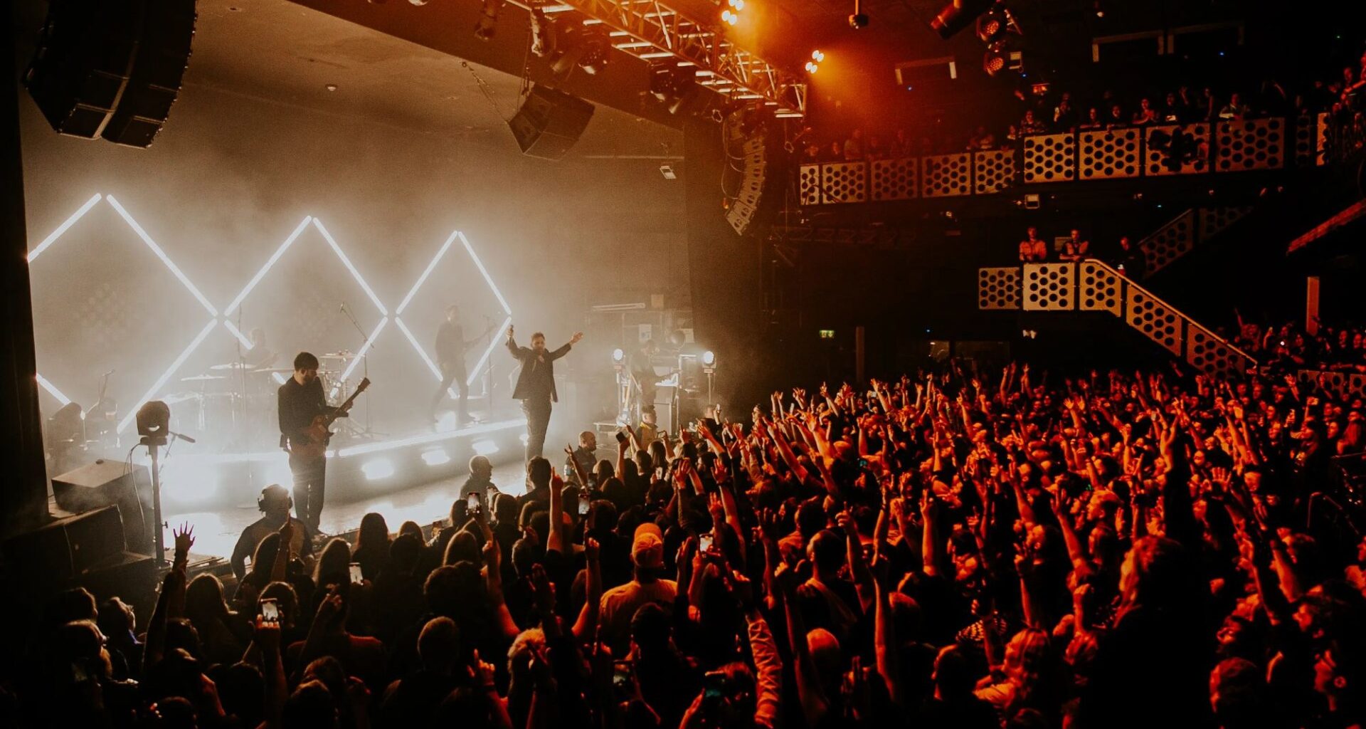 Huge UK rock band play final ever gig after 20 years together - leaving fans devastated