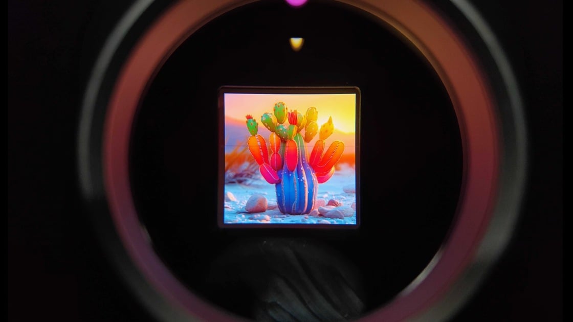 Samsung Shows Off OLED Tech for Virtual Reality at 5,000 Pixels Per Inch