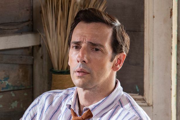 Neville Parker (RALF LITTLE)