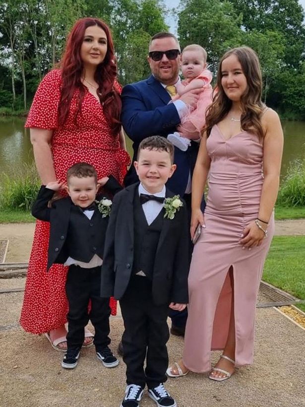 Alex Jones and his family 