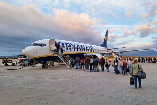 ryanair plane
