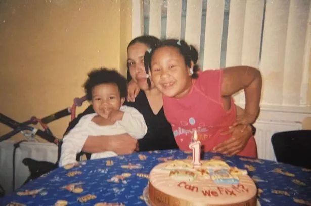 Amber Akaunu, her mum Jessica and brother Arel