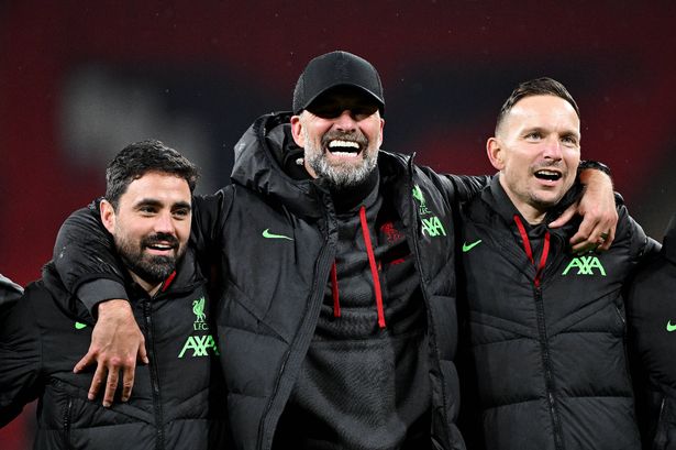 LONDON, ENGLAND - FEBRUARY 25: Jurgen Klopp (c) celebrates with Pep Lijnders (r), after Liverpool's victory in the Carabao Cup Final in 2024