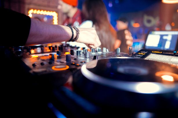 DJ