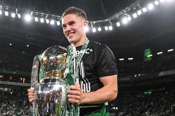 Viktor Gyokeres celebrates after winning the Portuguese title with Sporting CP