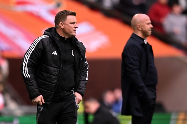 Newcastle United manager Eddie Howe and Arne Slot, the Liverpool head coach.