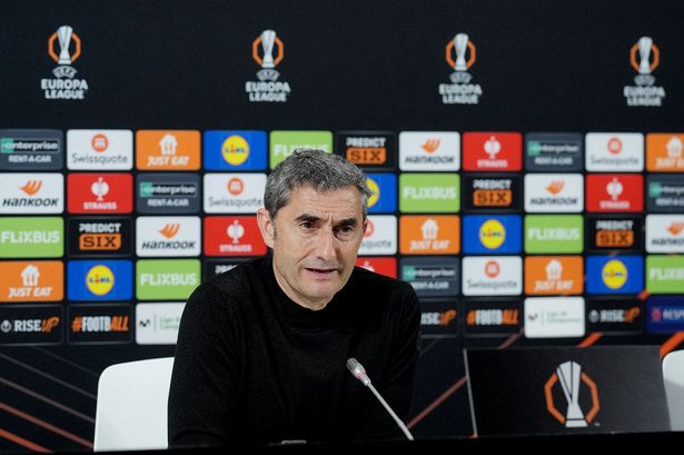 Ernesto Valverde speaks to the media.